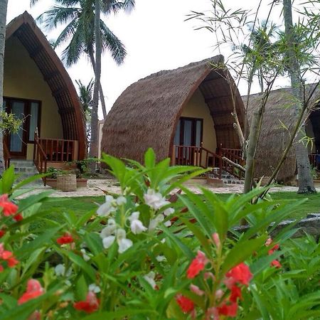 Karimun Lumbung Hotel Ilhas Karimunjava Exterior foto
