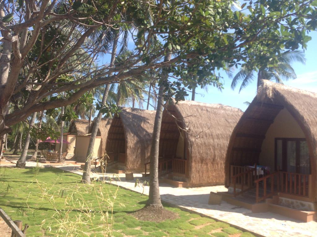 Karimun Lumbung Hotel Ilhas Karimunjava Exterior foto