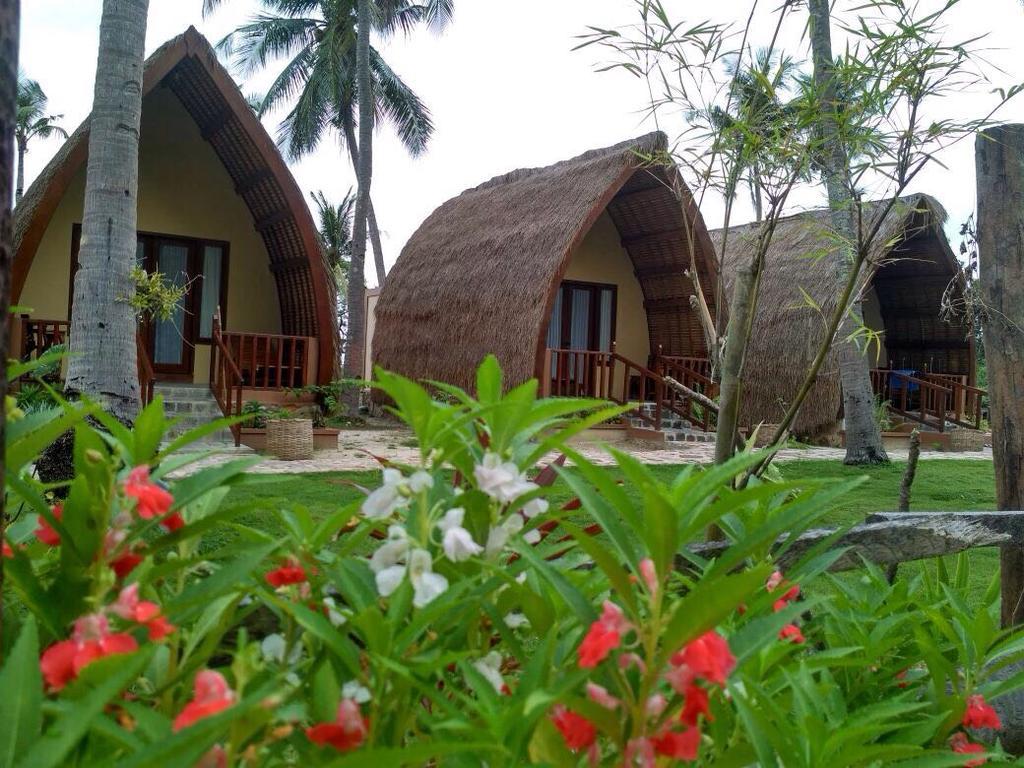 Karimun Lumbung Hotel Ilhas Karimunjava Exterior foto