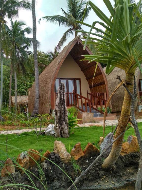 Karimun Lumbung Hotel Ilhas Karimunjava Exterior foto